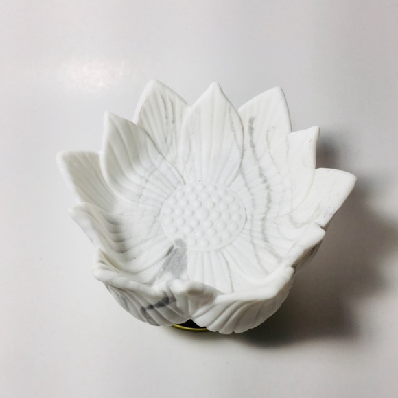 B&BW Flower Bundle - Picture 8 of 8